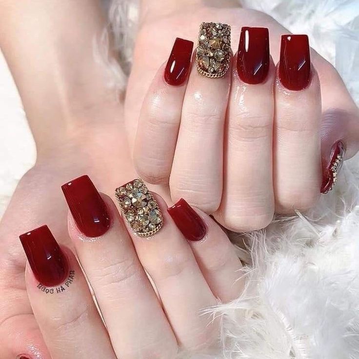 Mẫu nail đính đá 