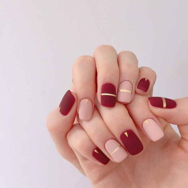 Mẫu nail màu đỏ 