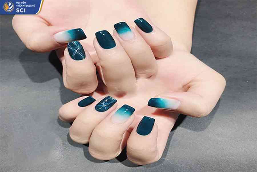 Mẫu nail màu ombre