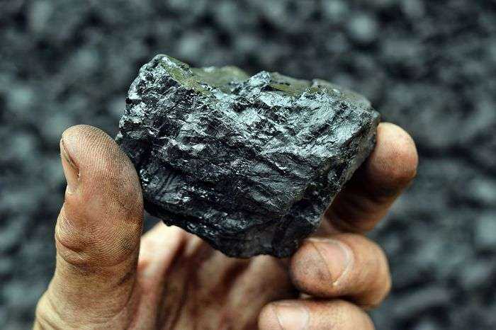 Trữ lượng than đá có tổng là 2.000 tỷ tấn, chủ yếu tập trung tại một số quốc gia như Trung Quốc, Nga,