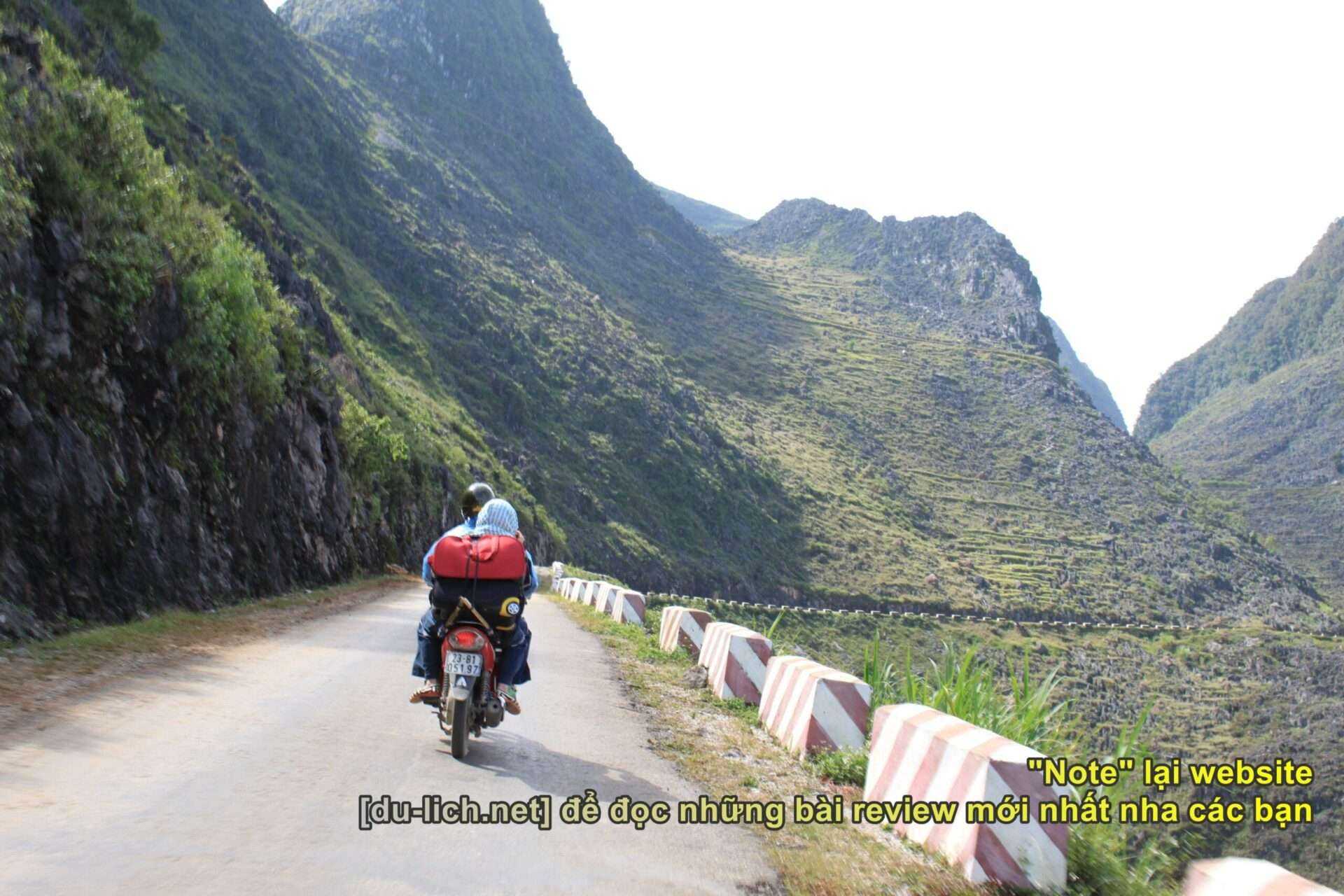 Nhớ mang đủ áo ấm khi đi xe máy ở Hà Giang