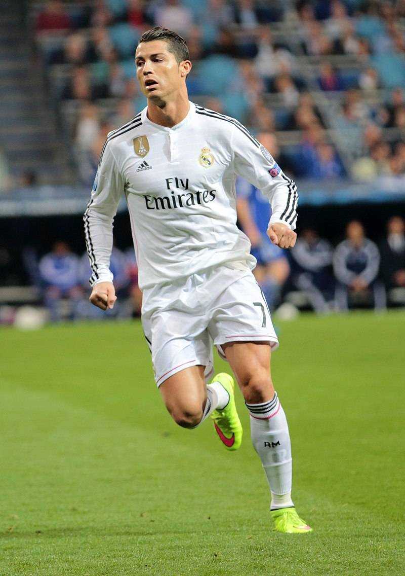 Ronaldo da thiet lap ki luc ghi ban moi trong mot mua giai khi ghi tong cong den 61 ban o mua 2014-15