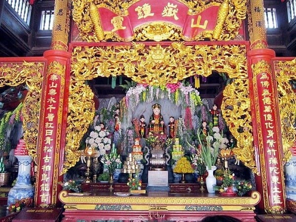 Văn khấn Mẫu Thượng Ngàn (Ban sơn trang)