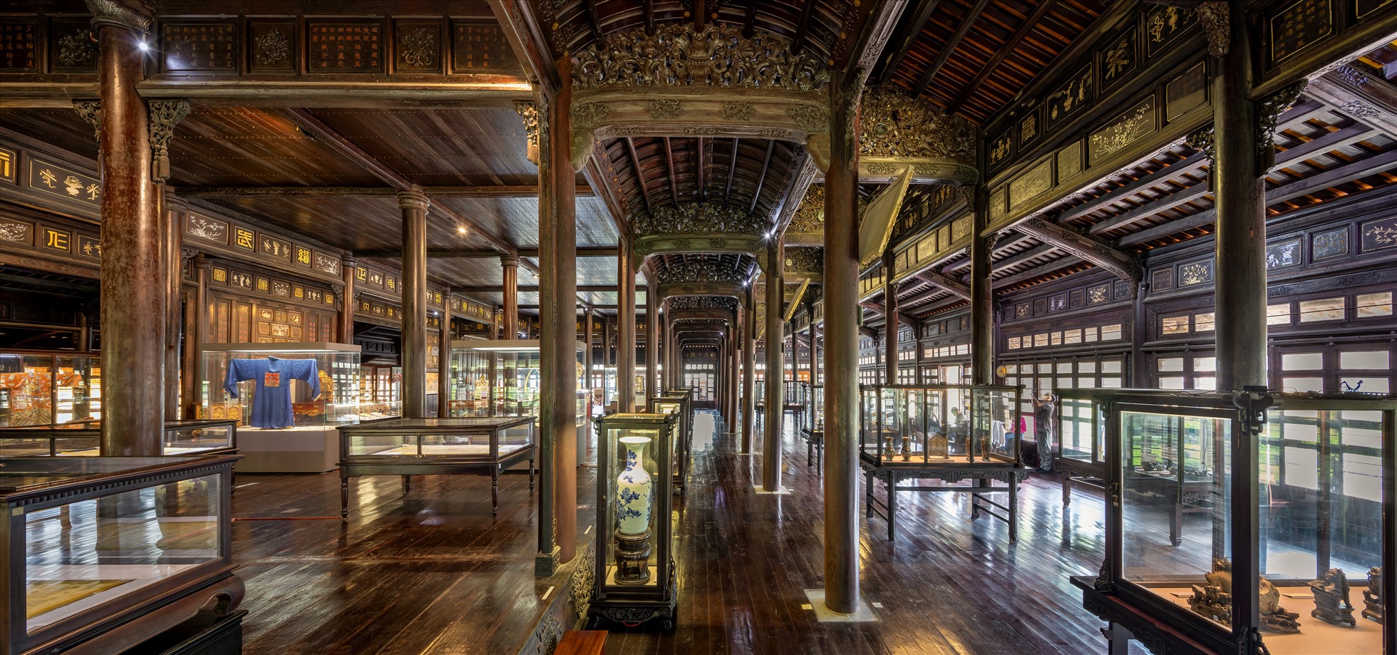 Trưng bày tại nội điện Long An, Bảo tàng Cổ vật Cung đình Huế. Ảnh: Nguyễn Tấn Anh Phong.