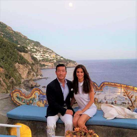 Hoa hậu Regina Turner đăng tải bức ảnh du lịch Pháp cùng chồng triệu phú trên Instagram. Ảnh: Instagram.