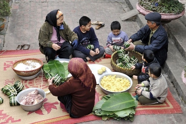 Tết này, nhớ bánh chưng không phải vì thèm, mà là nhớ vị quê hương