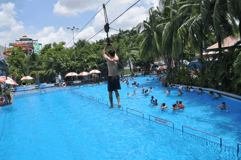 Lộn vài vòng để thử cảm giác phiêu khi chơi trò này