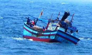 Tàu cá Bình Định cứu 5 ngư dân Phú Yên trôi dạt trên biển. Ảnh minh họa