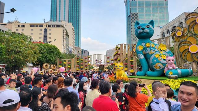 TP Hồ Chí Minh: Các điểm vui chơi, giải trí đông khách ngày mùng 1 Tết