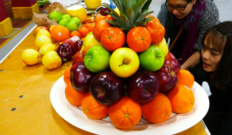 Bàn thờ chưng 8 loại trái cây này may mắn phúc lộc đầy nhà gia chủ