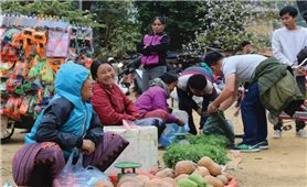 Chợ phiên vùng cao thu hút du khách