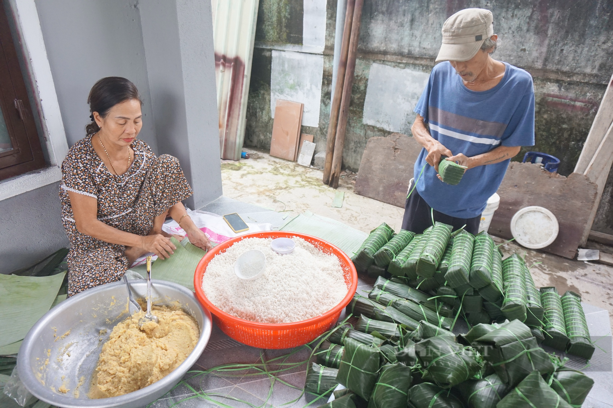 Đà Nẵng: Nuôi con ăn học thành tài nhờ nghề làm bánh truyền thống dịp Tết - Ảnh 1.