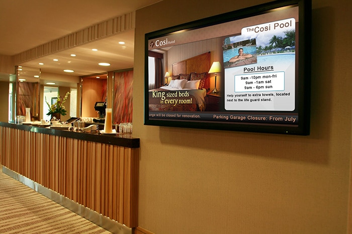 Bắt gặp màn hình tương tác thông minh tại khách sạn