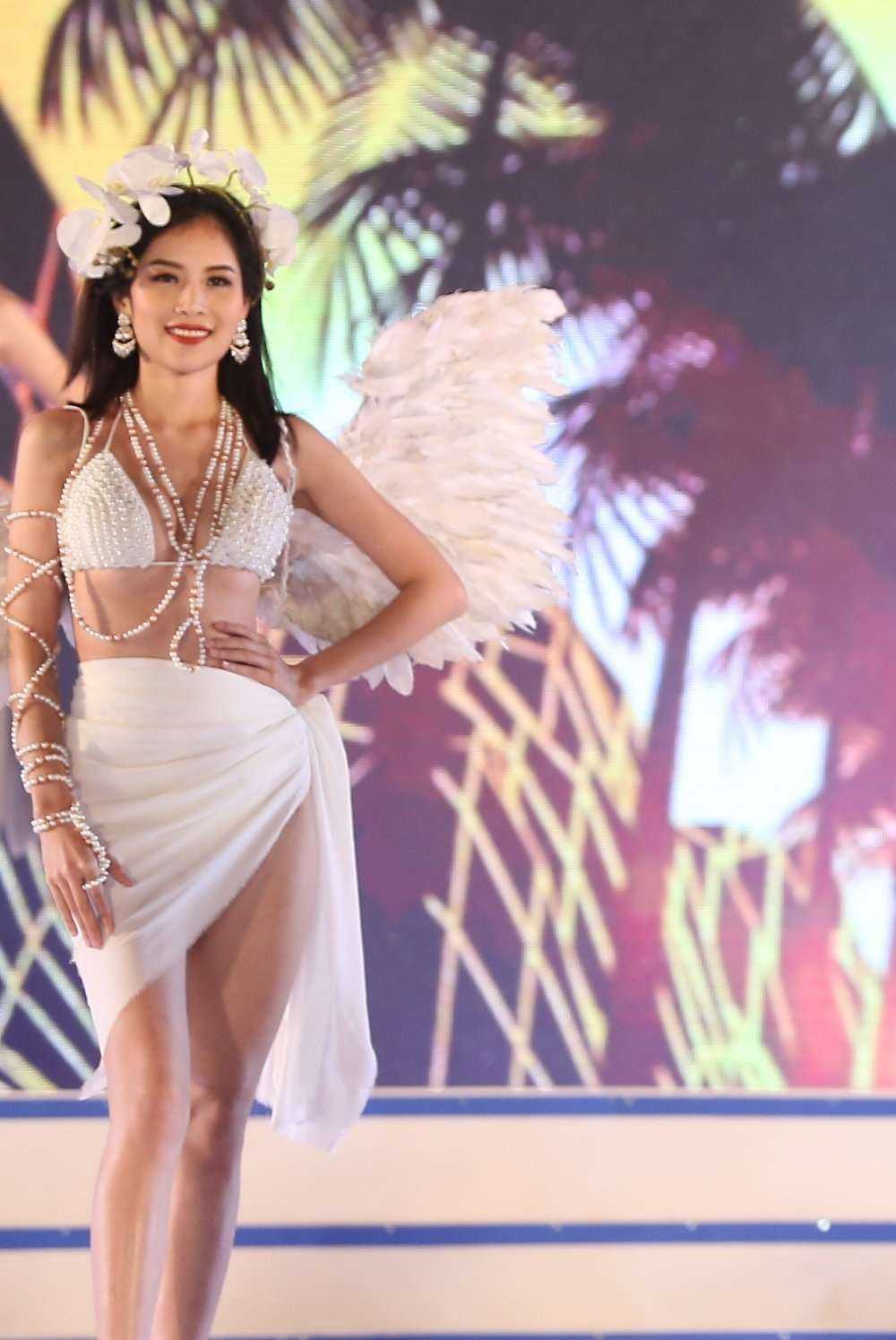 Dàn hoa hậu, người đẹp diễn bikini như Victoria's Secret tại Lễ hội Sầm Sơn - ảnh 2