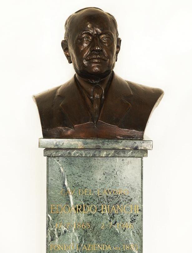 bianchi_statue