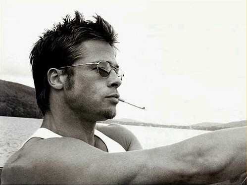 Brad Pitt là một trong 10 người đàn ông điển trai nhất thế giới.