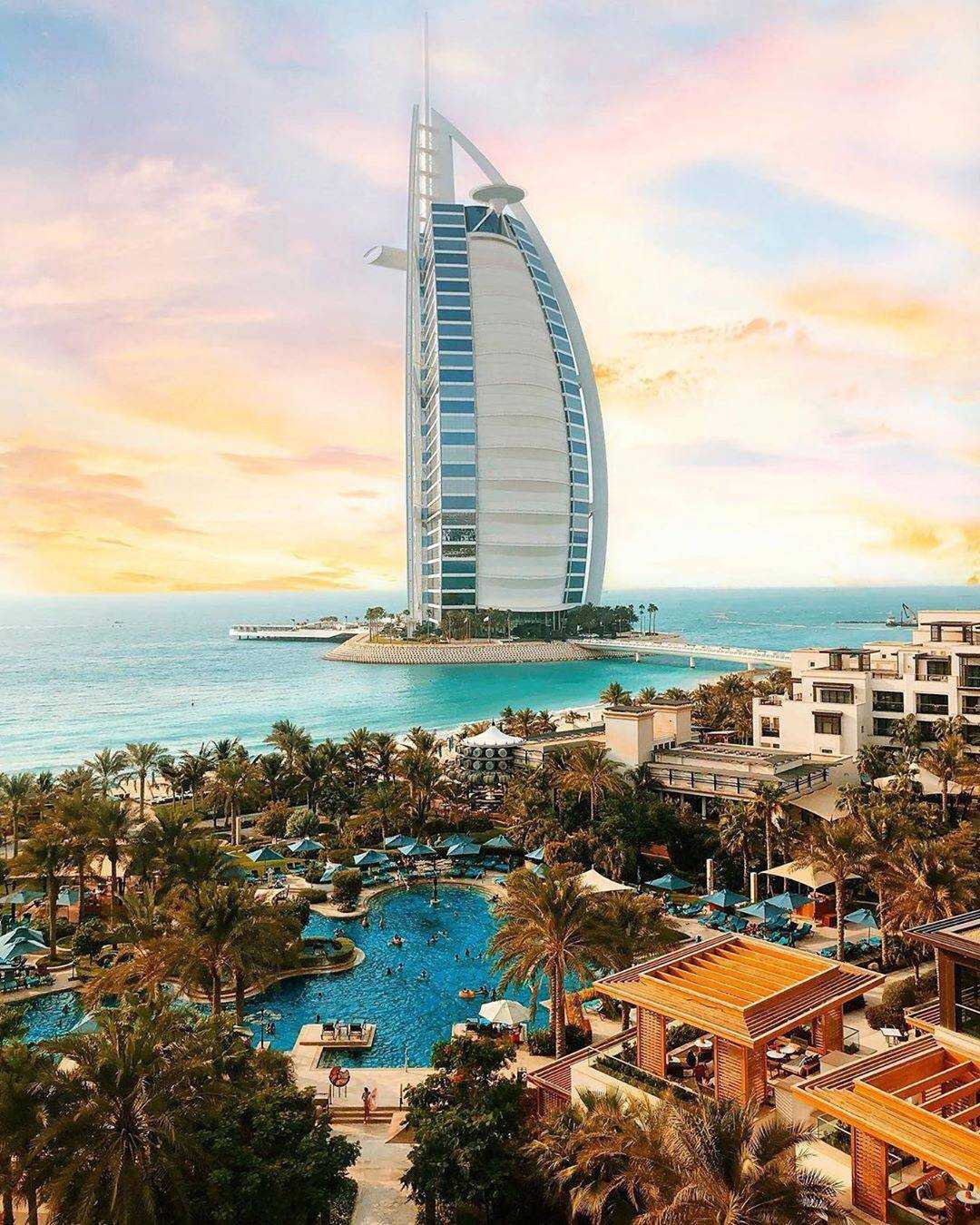 Bên trong khách sạn 7 sao duy nhất thế giới ở Dubai, hoá ra vì quá đẳng cấp nên du khách quốc tế tự gắn thêm cho… 2 sao? - Ảnh 1.