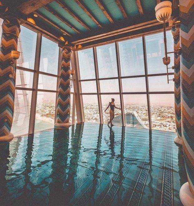 Bể bơi khách sạn 7 sao Burj al-Arab