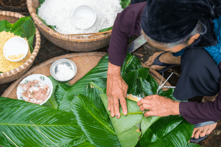 cách làm bánh tét nhân thịt