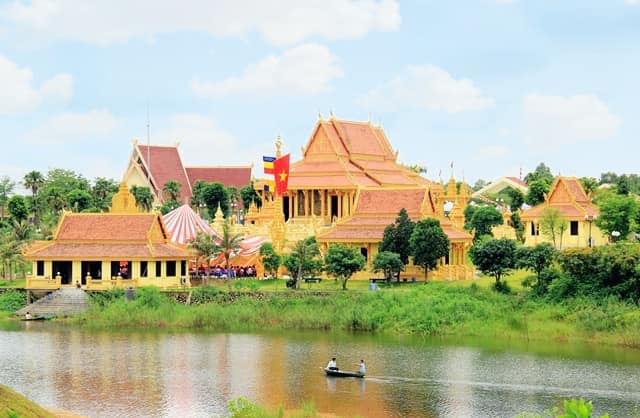 Vui “Hội xuân” ở Làng Văn hóa, Du lịch các dân tộc Việt Nam  - Ảnh 2.