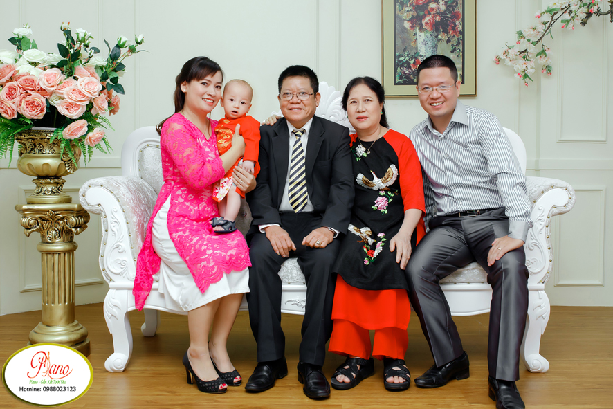 Chụp ảnh gia đình đẹp tại Ảnh Viện Piano nhân dịp Tết