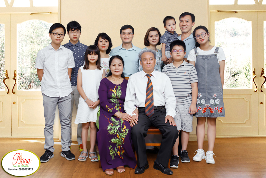 Chụp ảnh gia đình ngày Tết ý nghĩa tại Ảnh Viện Piano