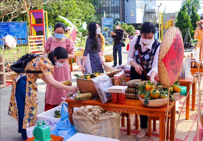 Rộn ràng 'Phiên chợ ngày Tết'