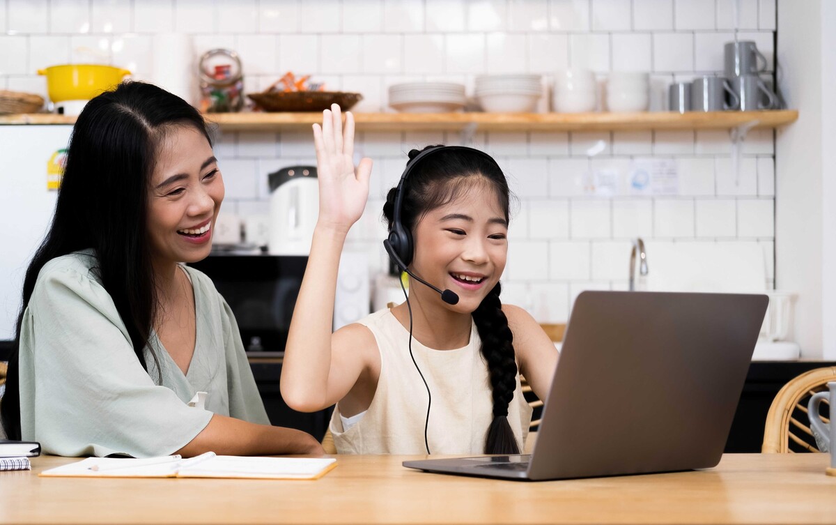 Dạy con nghe tiếng Anh khi ngủ đúng cách - SunUni Junior - Tiếng Anh trẻ em online chuẩn Mỹ