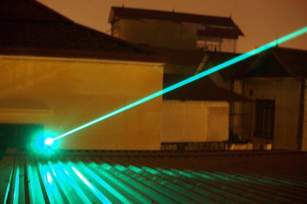 Những ứng dụng của đèn pin laser trong cuộc sống