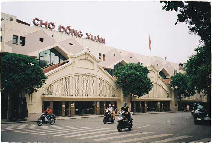 mua sắm chợ Đồng Xuân - điểm tham quan ở Hà Nội