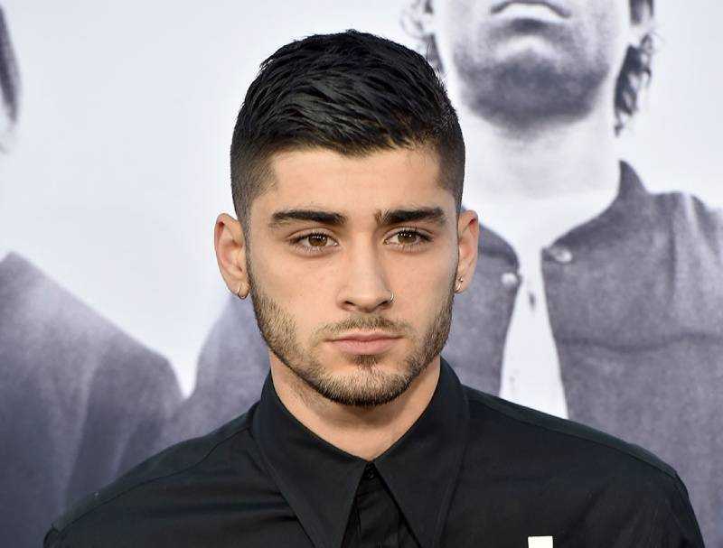 Zayn Malik, cựu thành viên của nhóm One Direction được đánh giá rất cao về nhan sắc, nhất là đôi mắt nâu mơ màng, hút hồn người nhìn