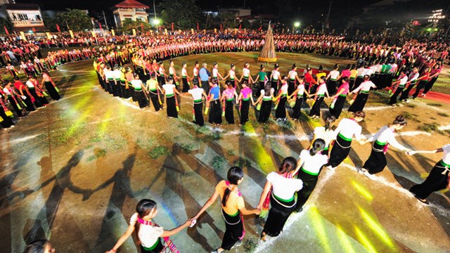 Tôn vinh văn hóa dân tộc Thái