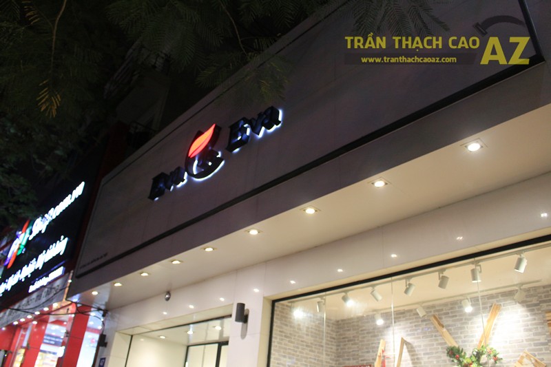 Eva De Eva Thái Hà bừng sáng với mẫu trần thạch cao shop đơn giản, hiện đại, nhẹ nhàng - 08