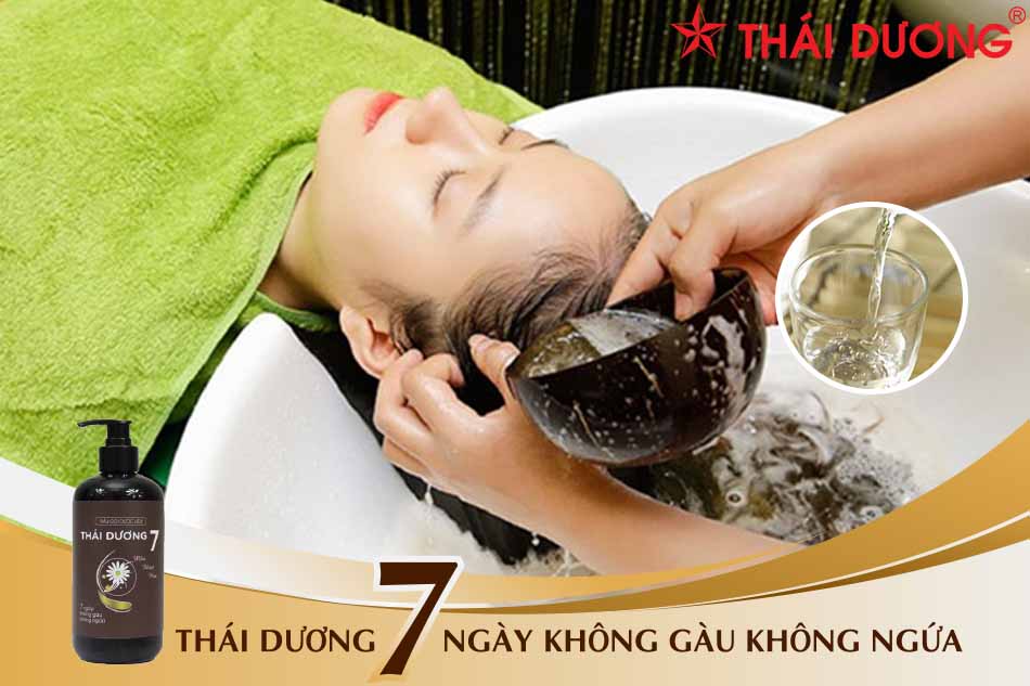 Gội đầu sau sinh bằng rượu