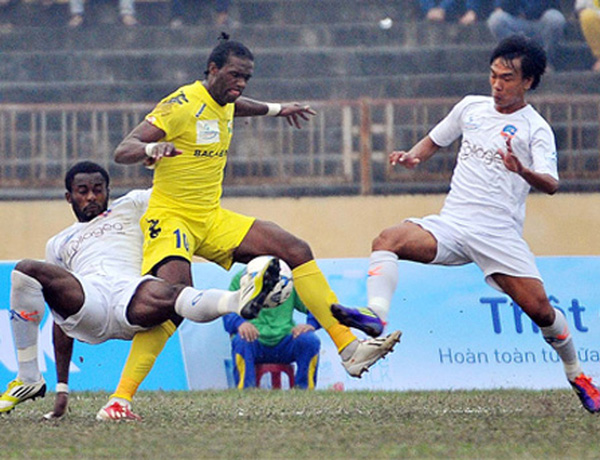 Hà Nội T&T soán ngôi dẫn đầu V-League 2014