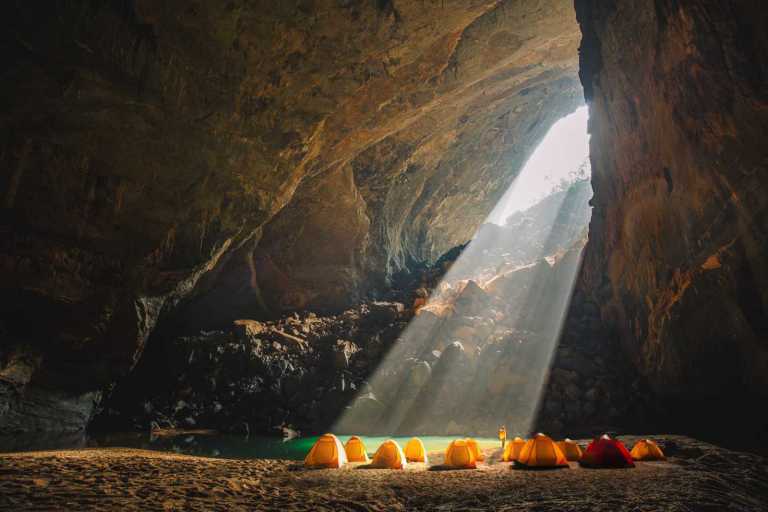 Trekking Hang Én, hang động lớn thứ 3 thế giới