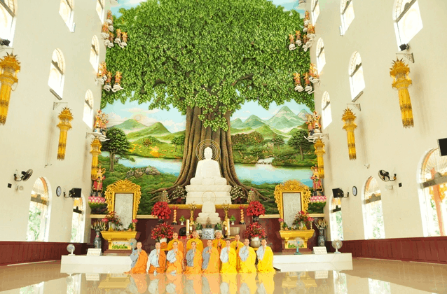 Hình ảnh chánh điện chùa Vạn Linh