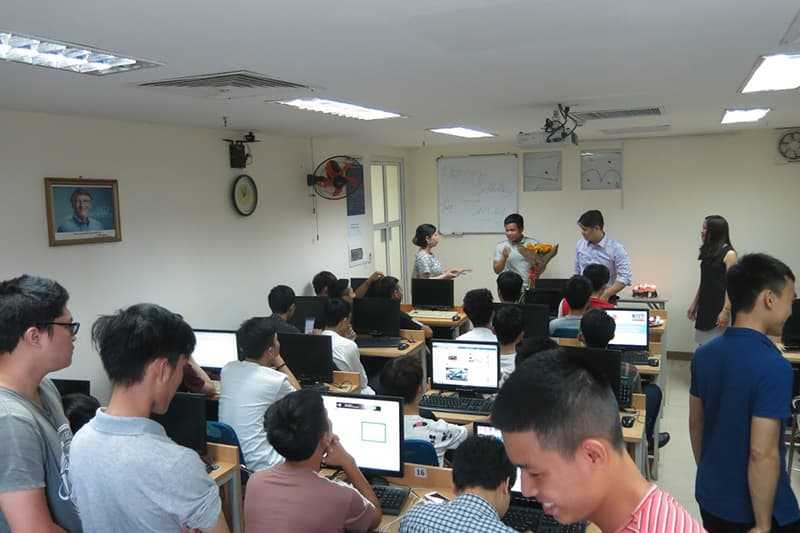 Phòng máy tính trang bị sẵn cho Học viên