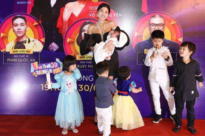 Hoa hậu 6 con Hồ Thị Oanh Yến: Bố 2 đứa con đầu của tôi đã qua đời-2