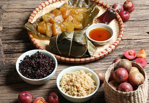 Học nhanh cách làm bánh tro dâng tổ tiên ngày Tết Đoan Ngọ | Nguyễn Kim Blog