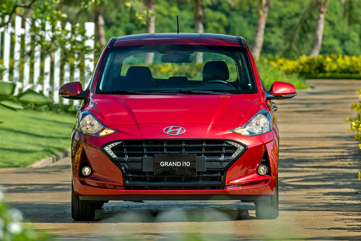 đầu xe Hyundai Grand i10 Hatchback 2021.