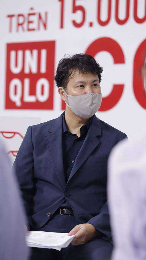 Tổng giám đốc UNIQLO Việt Nam Osamu Ikezoe: “Gen Z không chỉ mặc đẹp, họ mặc có trách nhiệm” - Ảnh 2.