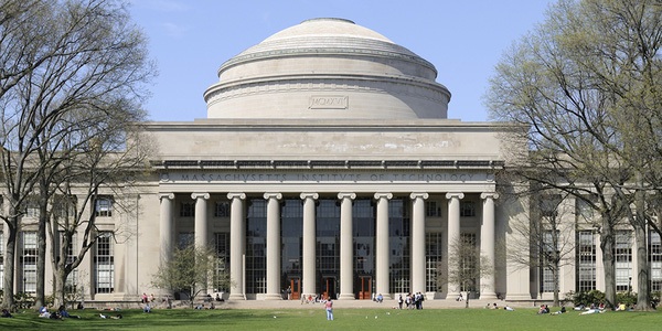 MIT đã vượt qua Harvard và Stanford để đứng đầu bảng xếp hạng QS năm nay.