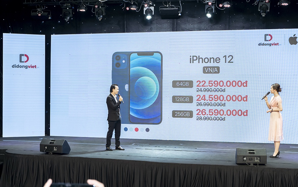 iPhone 12 chính thức mở bán tại Việt Nam, hàng trăm khách nhận máy trong đêm - ảnh 2