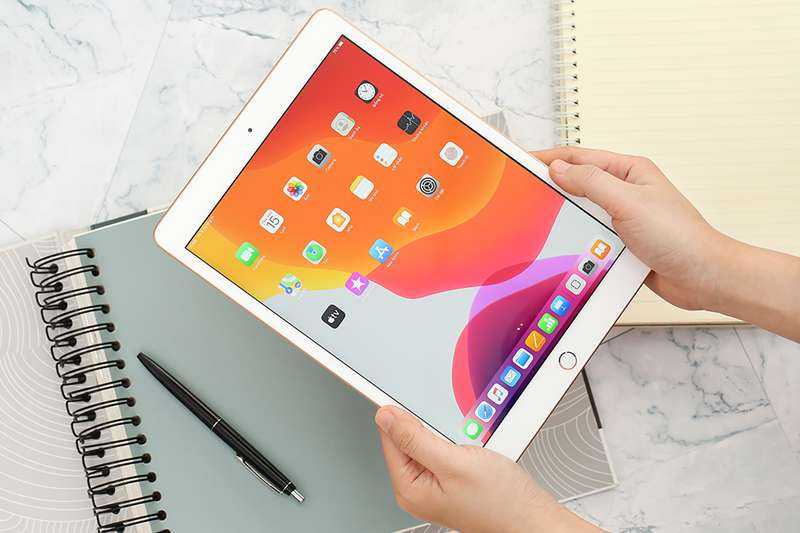  iPad 10.2 inch Wifi 32GB (2019) | Thiết kế viền dày có chỗ tì tay và cấm nắm tốt hơn