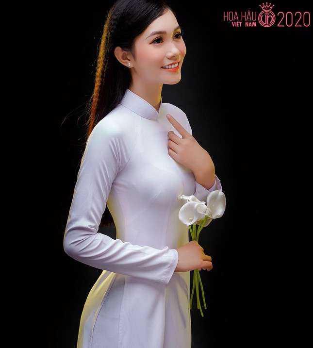 Nhan sắc đài các của cô gái 18 tuổi ‘miền gái đẹp’ thi Hoa hậu Việt Nam 2020 ảnh 2