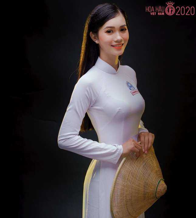 Nhan sắc đài các của cô gái 18 tuổi ‘miền gái đẹp’ thi Hoa hậu Việt Nam 2020 ảnh 1