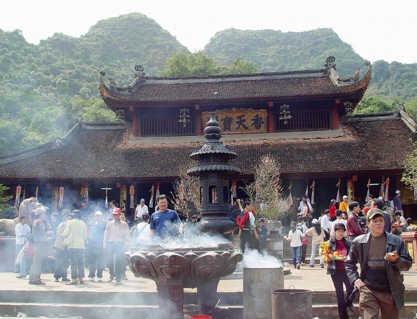 Kinh nghiệm đi chùa Hương: Những lưu ý khi đi lễ chùa Hương