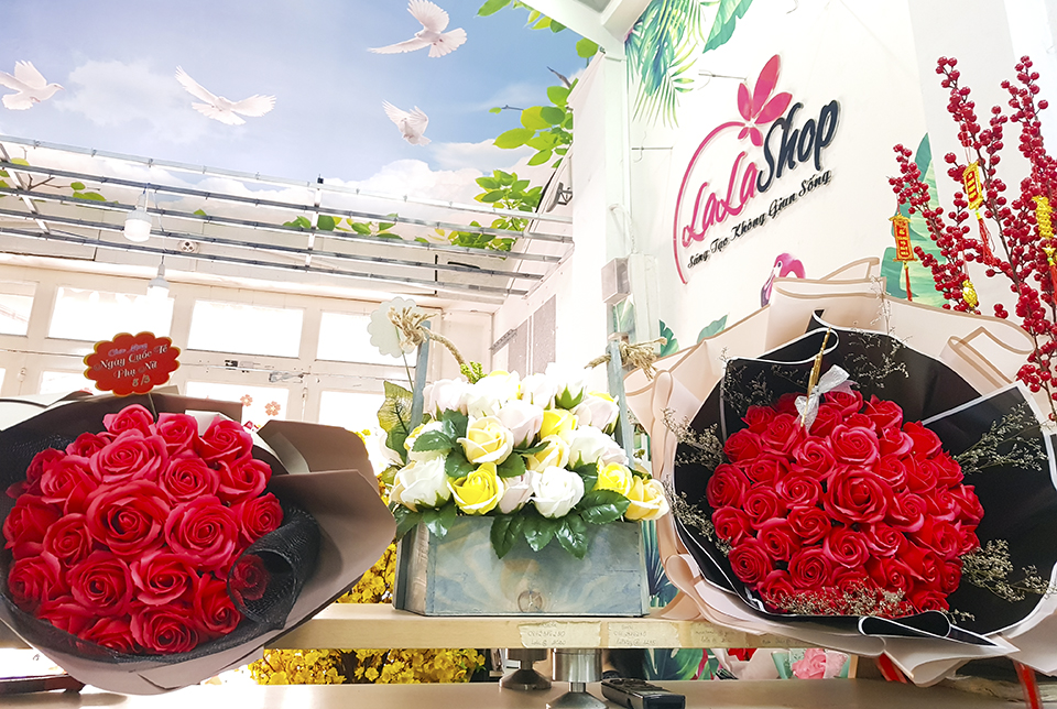 Lala Shop chuyên bán hoa hồng sáp thơm sỉ giá siêu rẻ tại Tphcm