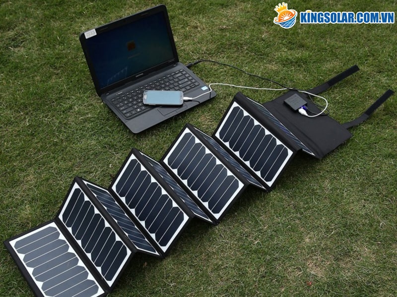 laptop chạy bằng năng lượng mặt trời